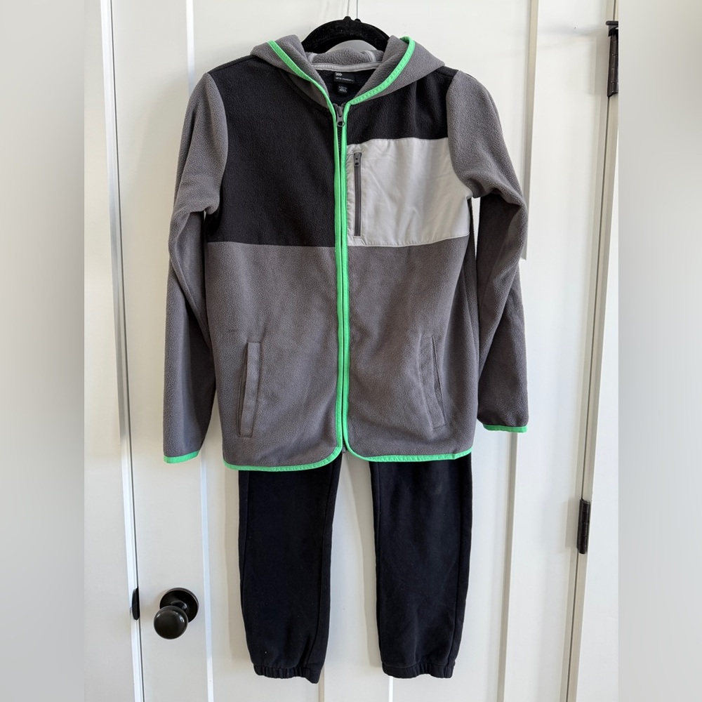 All in Motion Fleece 2 Piece Sweatsuit Boys Size Large (12/14) B19